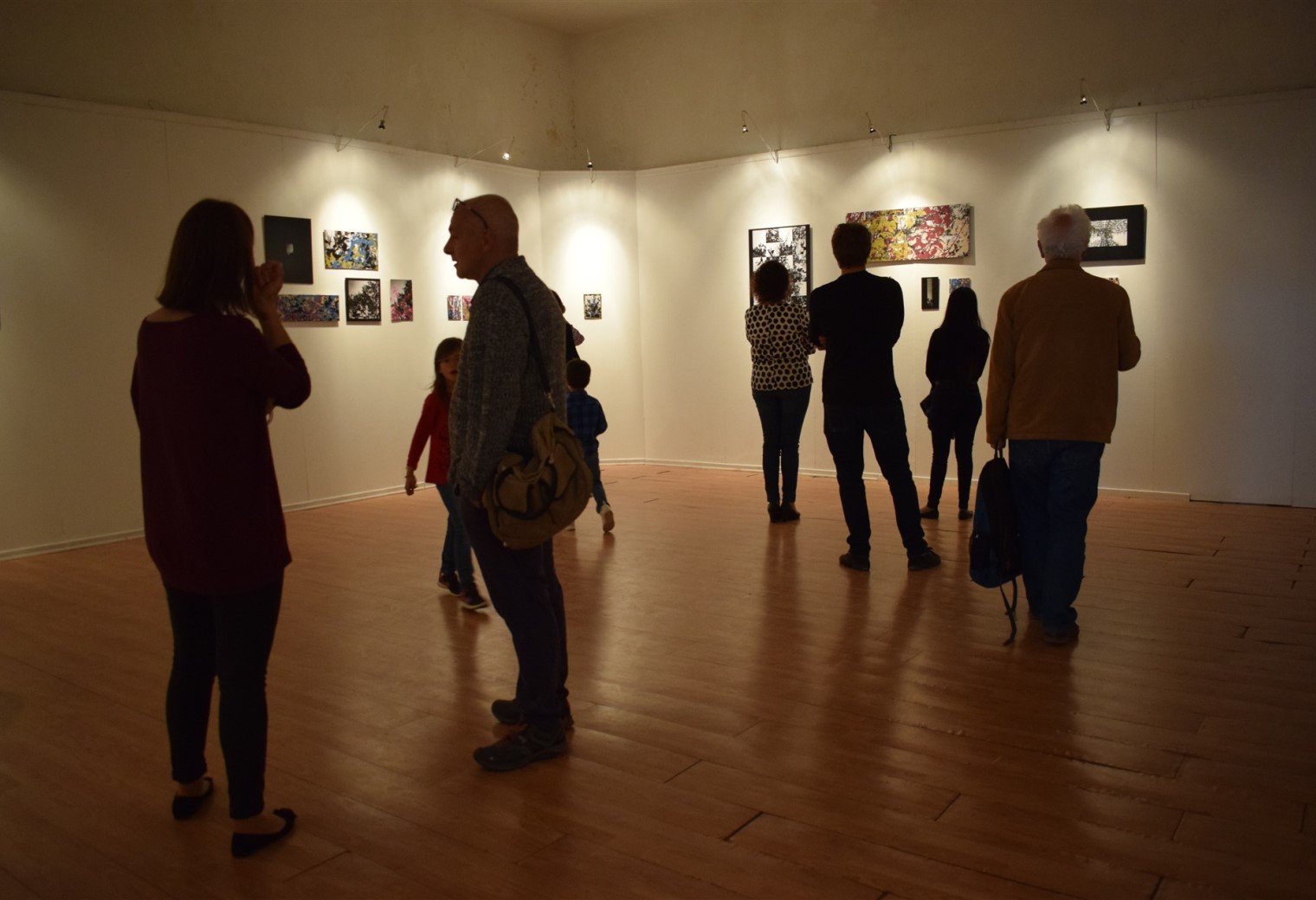 Exposição                              "ABOUT TREES"